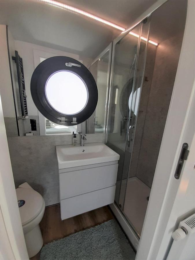 Hausboot Aava *