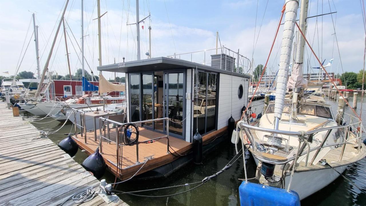 Hausboot Aava Botel *